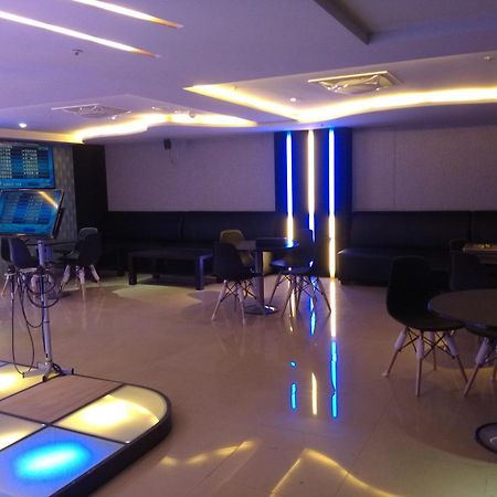 Dengfeng Milan Business Hotel Huwei Luaran gambar