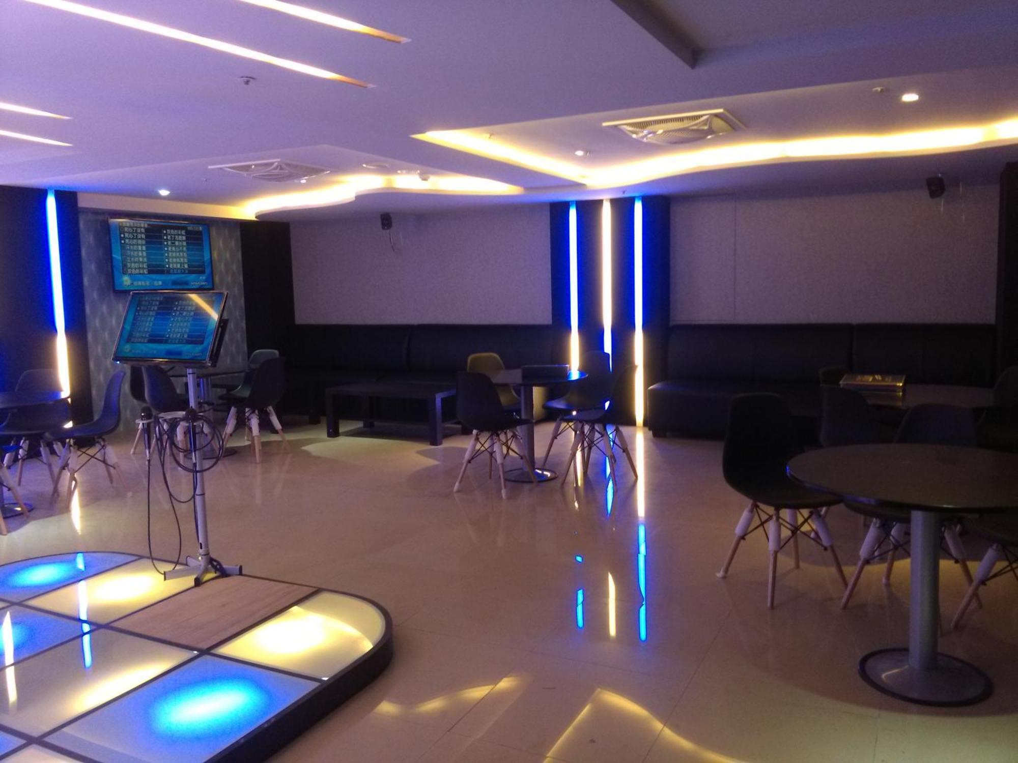 Dengfeng Milan Business Hotel Huwei Luaran gambar