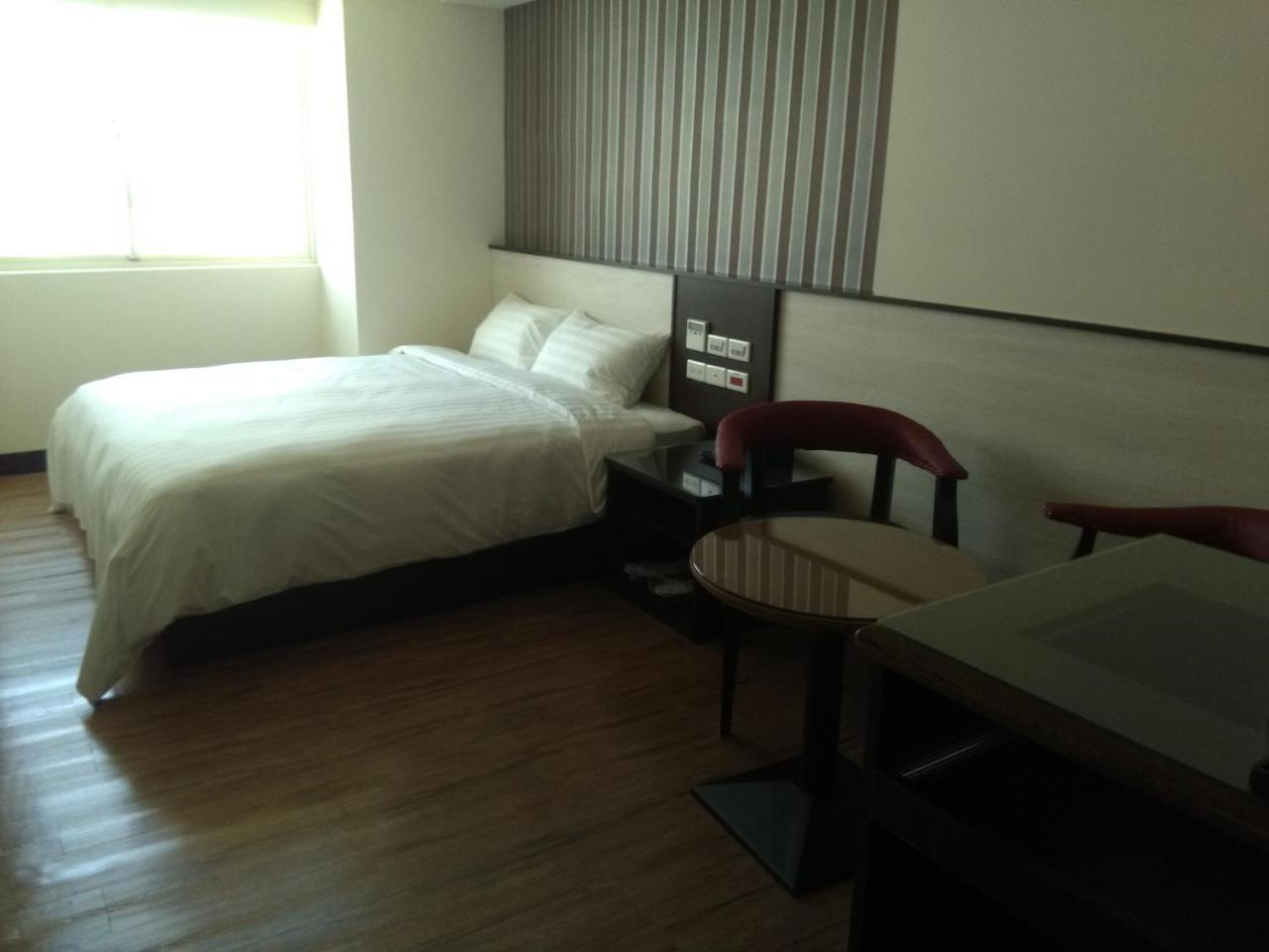 Dengfeng Milan Business Hotel Huwei Luaran gambar