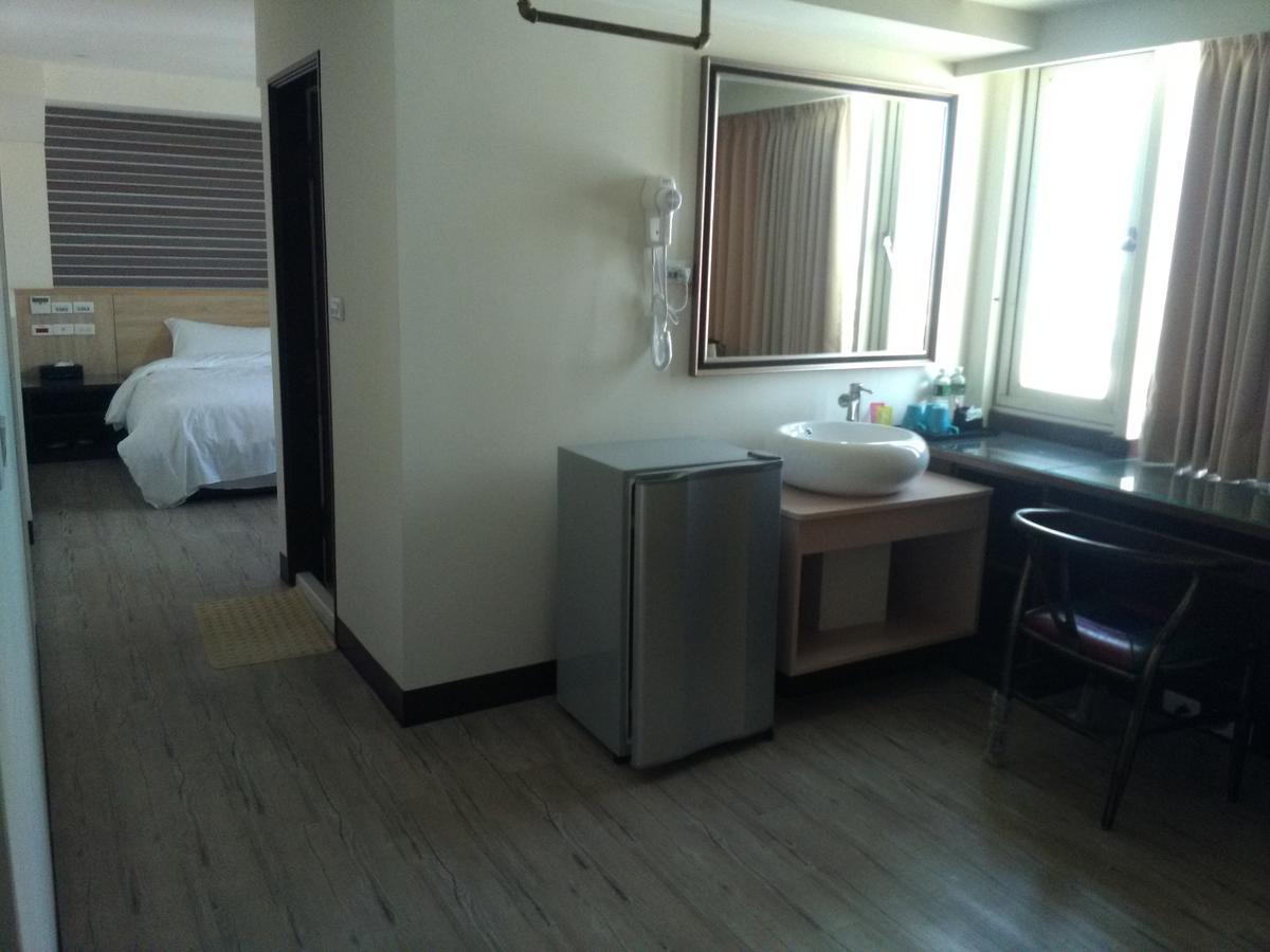 Dengfeng Milan Business Hotel Huwei Luaran gambar